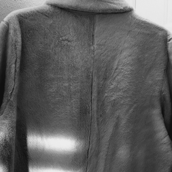 Magashoni Faux fur Coat - Picture 7 of 17